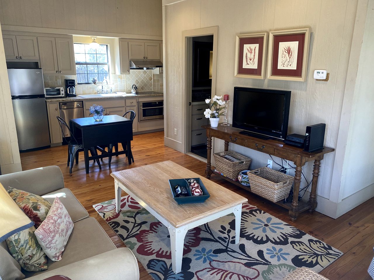 Elevate Your Holidays: Glamping at Cypress Creek Cottage, Texas' Hidden Gem