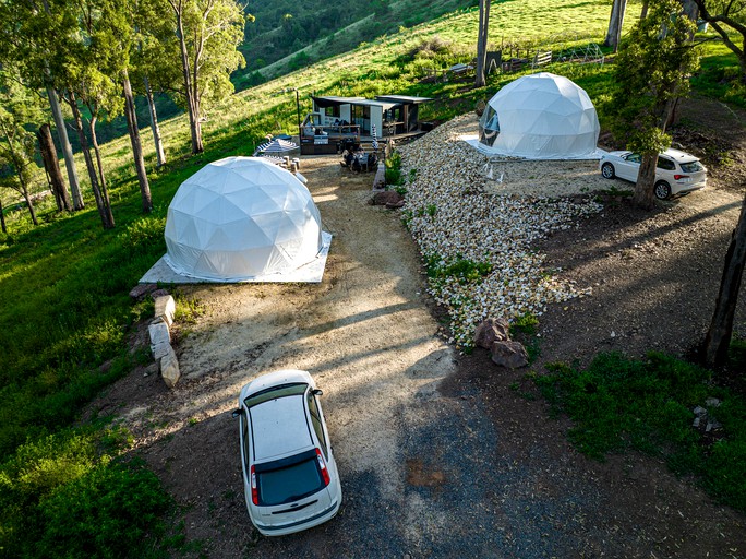 Domes (Australia, Tom's Creek, New South Wales)