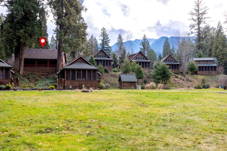 Cabins (United States of America, McKenzie Bridge, Oregon)