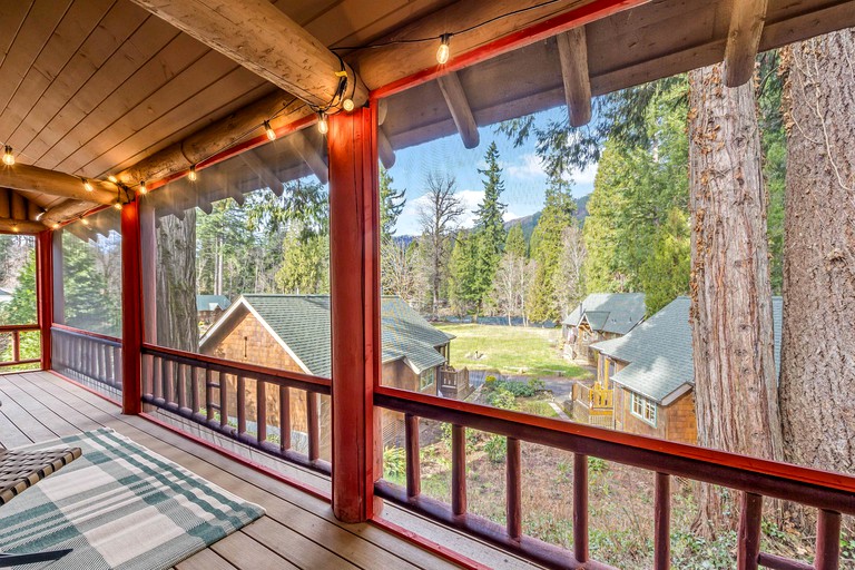 Cabins (United States of America, McKenzie Bridge, Oregon)