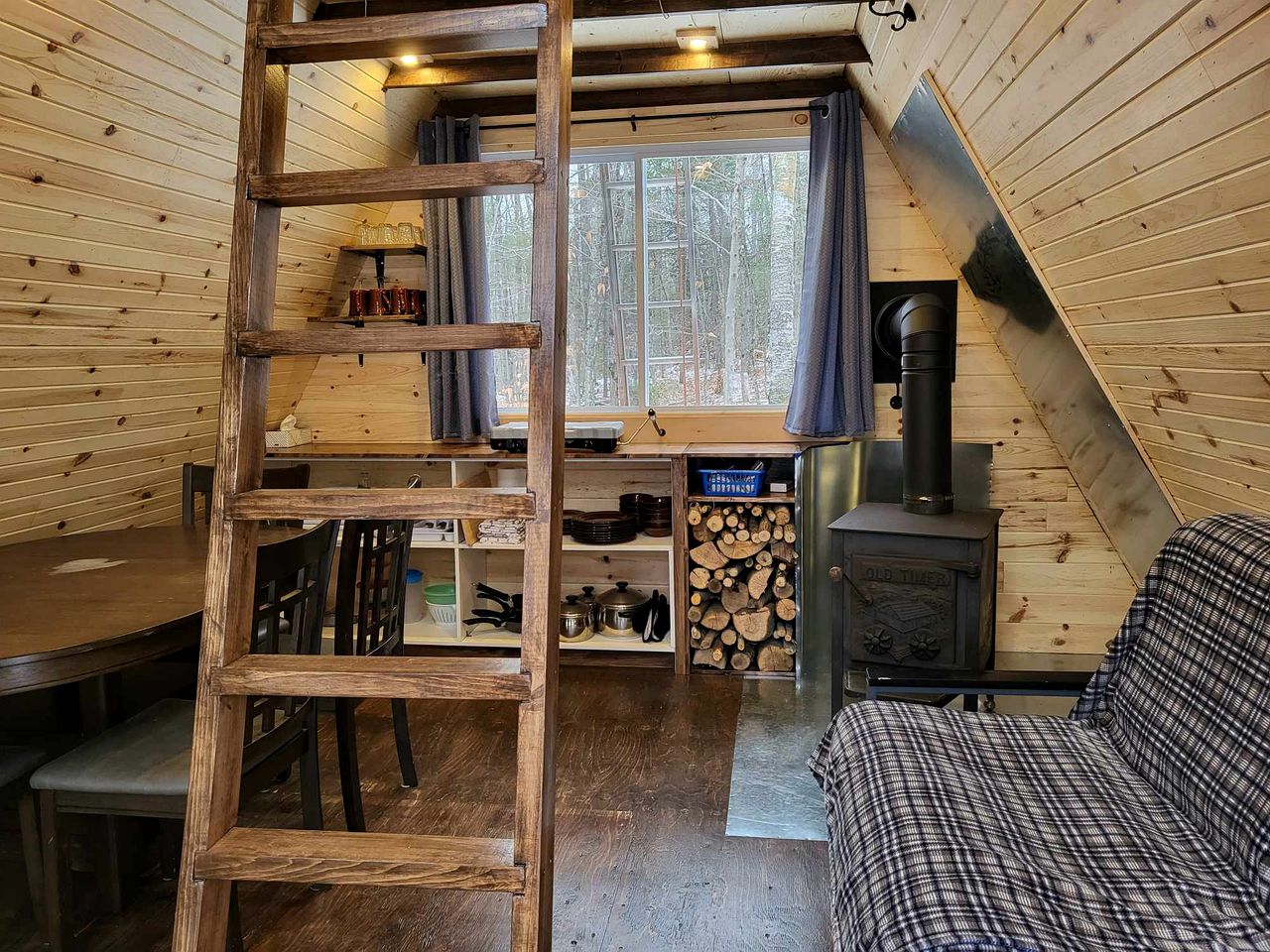 Adventure Awaits: Cozy A-Frame Cabin Nestled in Quebec's Enchanting Forests