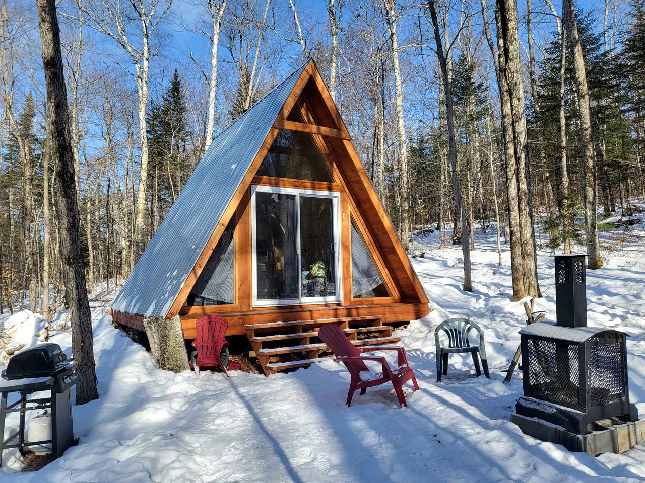 Adventure Awaits: Cozy A-Frame Cabin Nestled in Quebec's Enchanting Forests