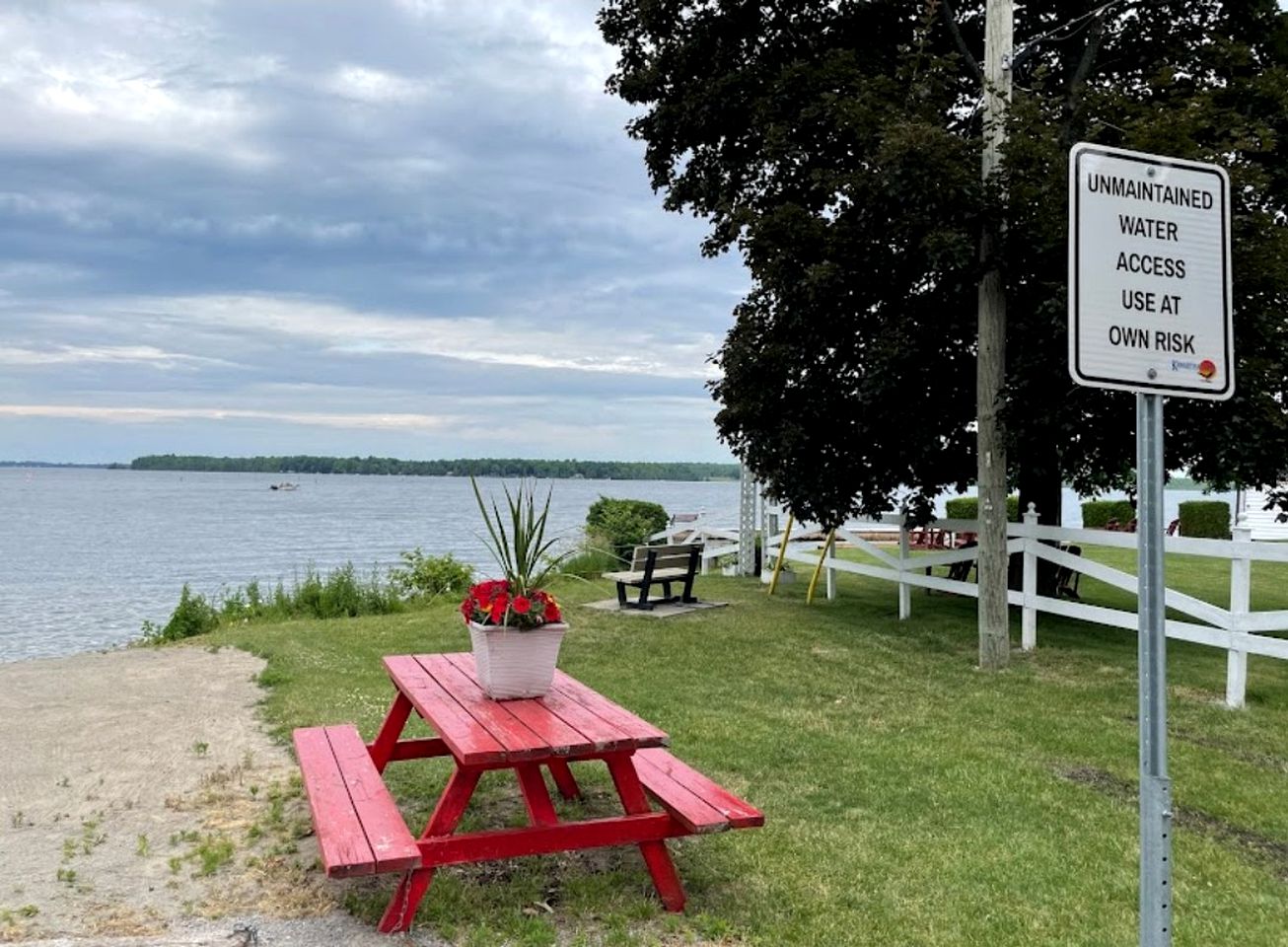 Riverfront Romance in Fenelon Falls, Ontario: Fall in Love with Glamping by the Water