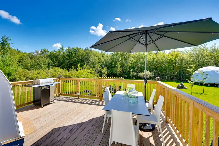 Pet-Friendly Luxury Dome with Modern Decor Inspired by the Surrounding Forests for Tranquility in Nature, in the Southern Catskills, New York
