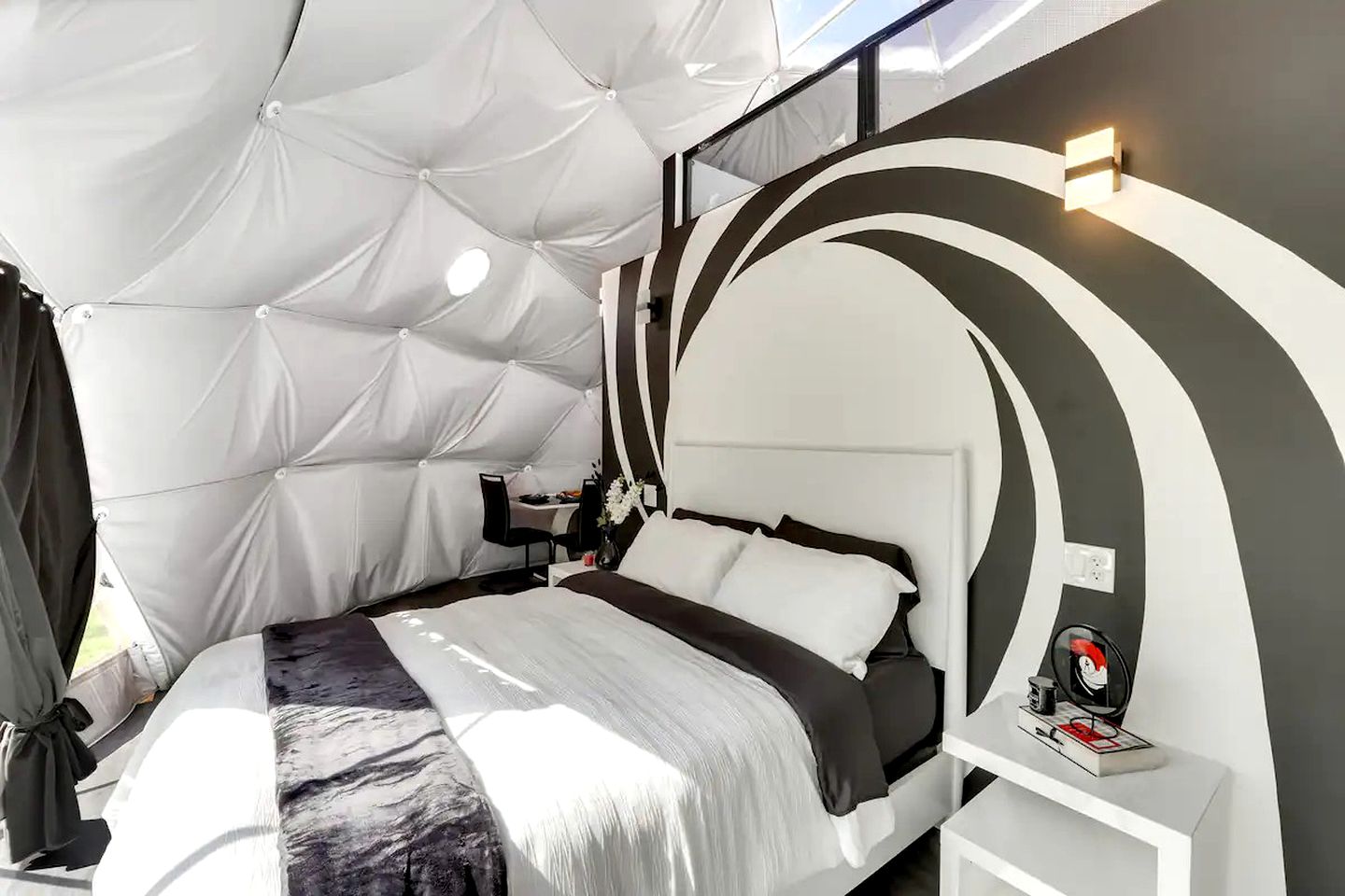 Fully-Equipped, 007 Inspired Dome with Cocktail Bar for a Romantic Getaway in the Catskills, New York