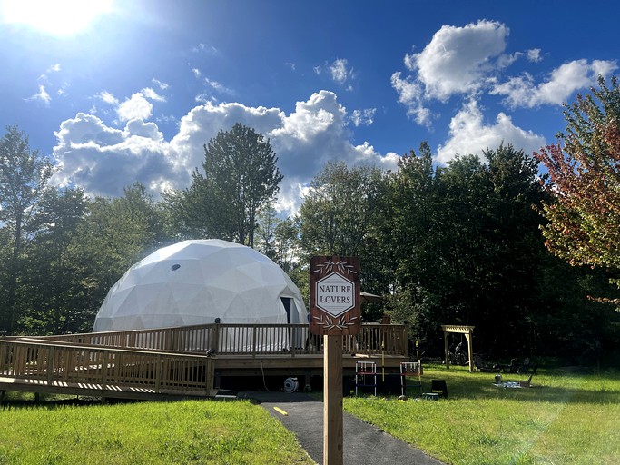 Nature Lovers Luxury Dome with Access to Hiking Trails in the Southern Catskills, Upstate New York