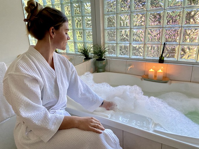 Log Cabins (Australia, Olinda, Victoria)