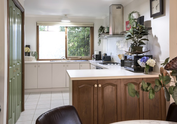 Log Cabins (Australia, Olinda, Victoria)