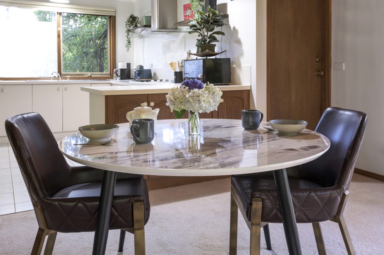 Log Cabins (Australia, Olinda, Victoria)