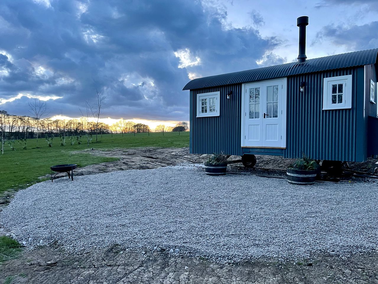 Remote Tiny House Beautifully Remodeled with Hot-Tub in the UK