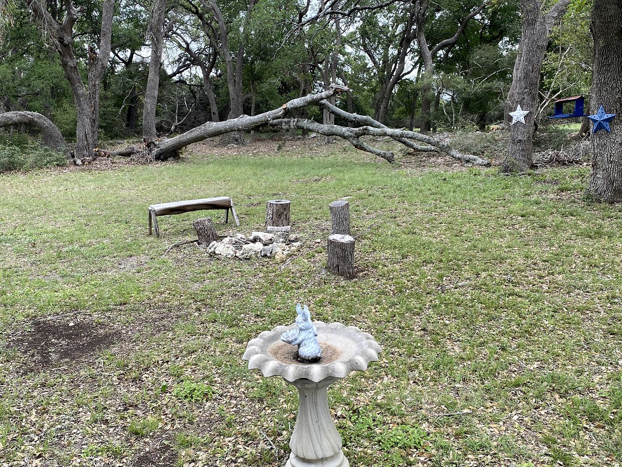 Rustic Ideal Cottage with Private Garden and Fire Pit in San Marcos, Texas