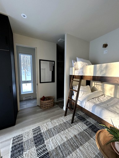 Cabins (Canada, Montreal, Quebec)