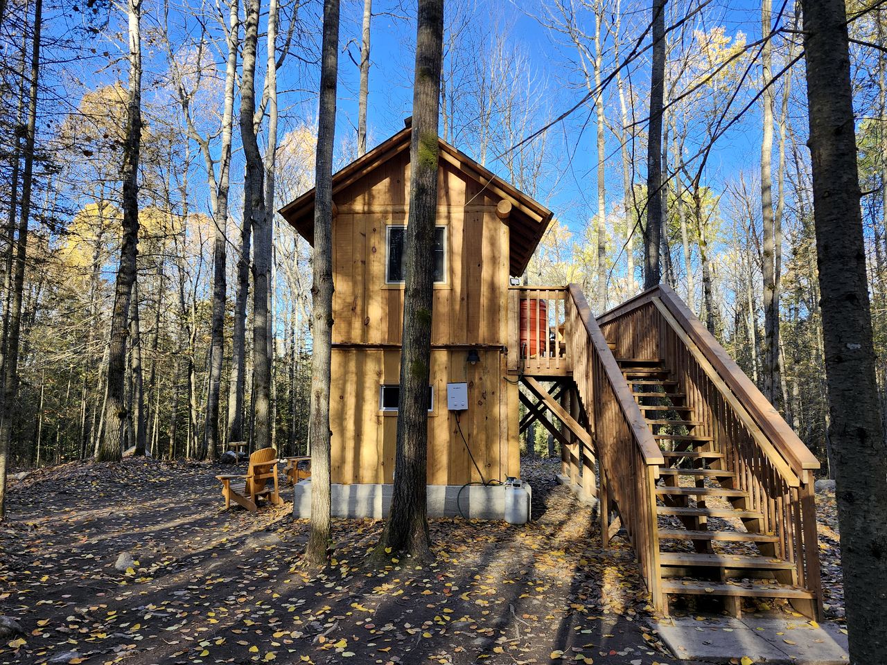 Unique Tree House Perfect for Families with BBQ in Callander, Ontario