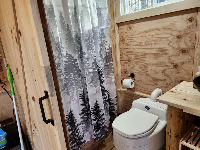 Tree Houses (Canada, Callander, Ontario)