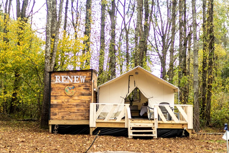 Comfortable Safari Tent Incredible to Reconnect with Nature in Brasstown, North Carolina