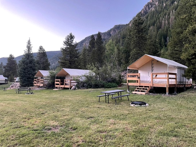 Tented Cabins (United States of America, Granby, Colorado)