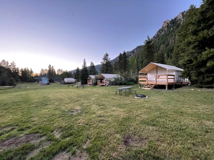 Tented Cabins (United States of America, Granby, Colorado)