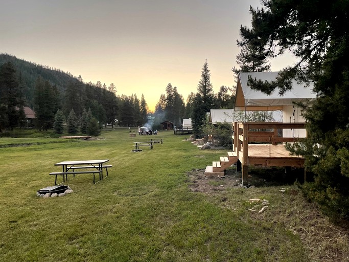 Tented Cabins (United States of America, Granby, Colorado)