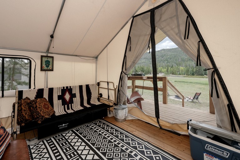 Tented Cabins (United States of America, Granby, Colorado)