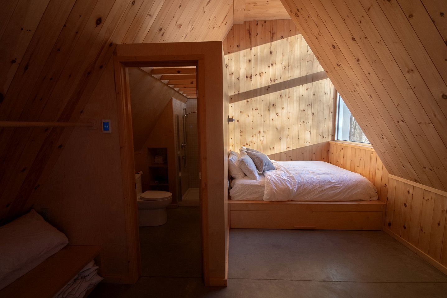 Serene Nordic Cabin with Sauna and Impressive Wilderness Views in Rawdon, Quebec