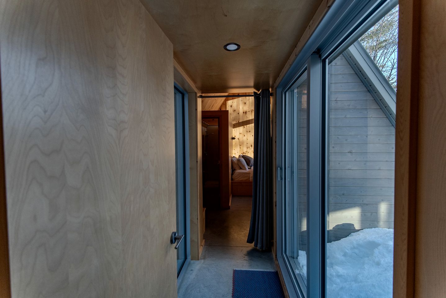 Serene Nordic Cabin with Sauna and Impressive Wilderness Views in Rawdon, Quebec