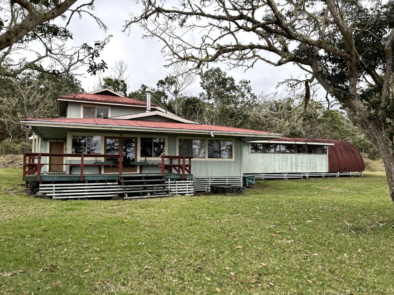 Off-Grid Spacious Cabin Ideal for Groups or Family Getaways in Hawaii