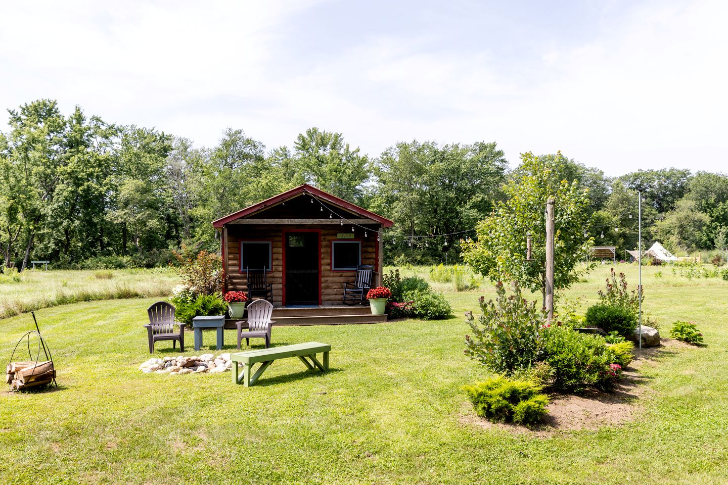 Lovely Quaint Cabins Amazing for Outdoor Activities and Create New Memories in Turner, Maine