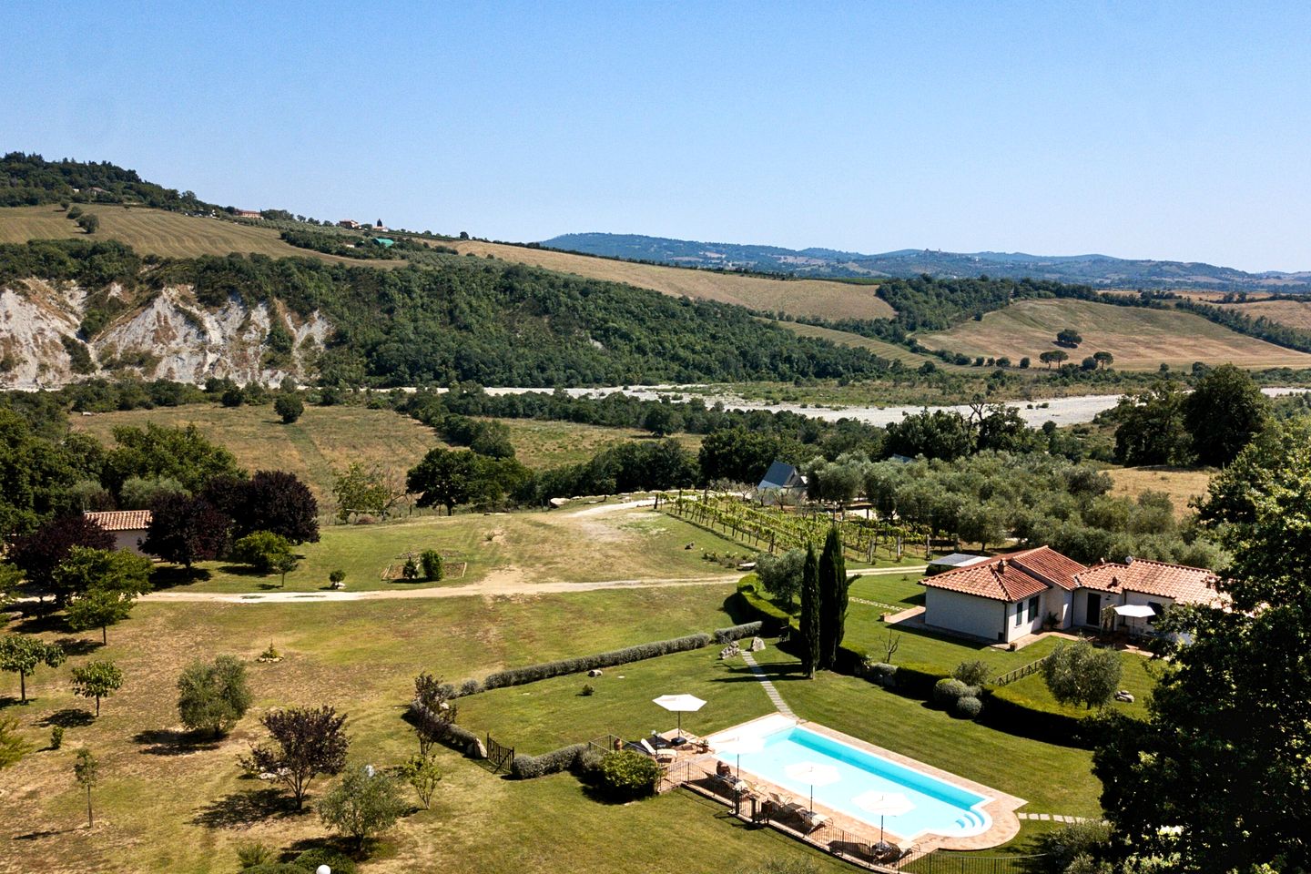 Luxurious Eco-Friendly Glamping Experience with Jacuzzi and Pool in Saturnia, Tuscany