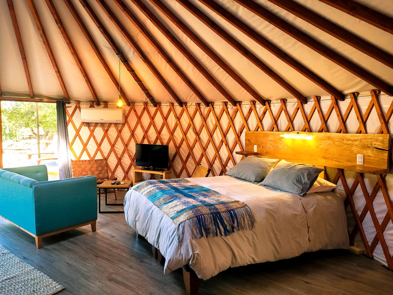Spacious Fully Equipped Yurt with Hot-Tub and Amazing Views in Chile