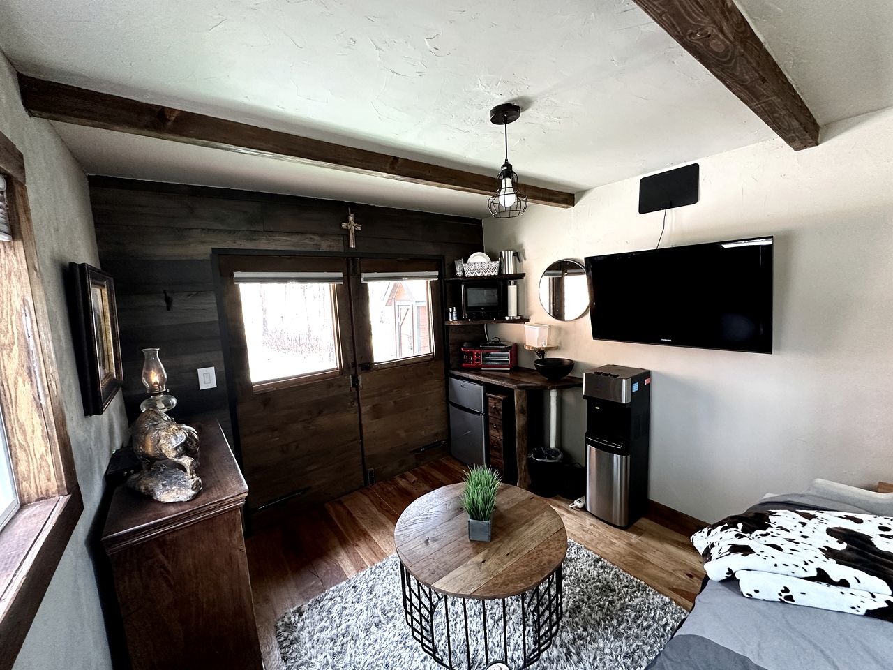 Quaint Rustic Cabin Surrounded by Nature in Black Forest, Colorado