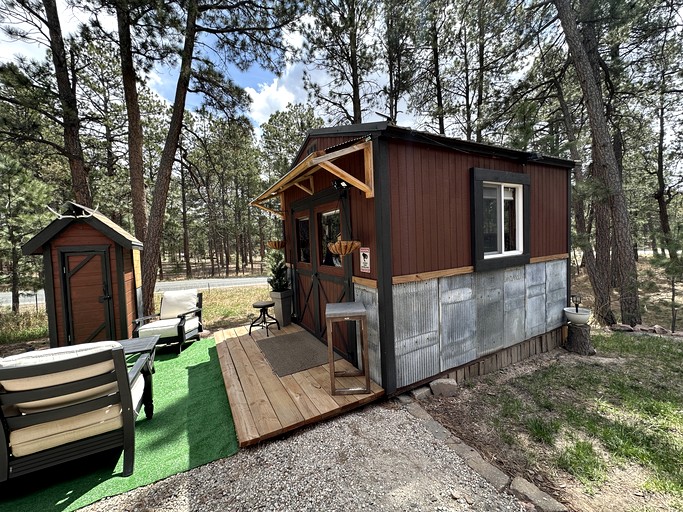 Cabins (United States of America, Black Forest, Colorado)