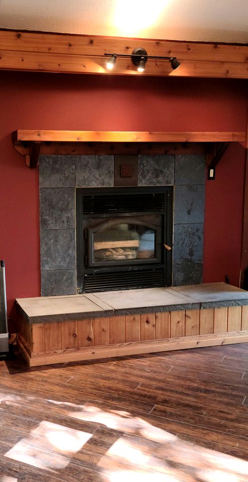 Rustic Countryside Cabin with Amazing Views in Parkland County, Alberta