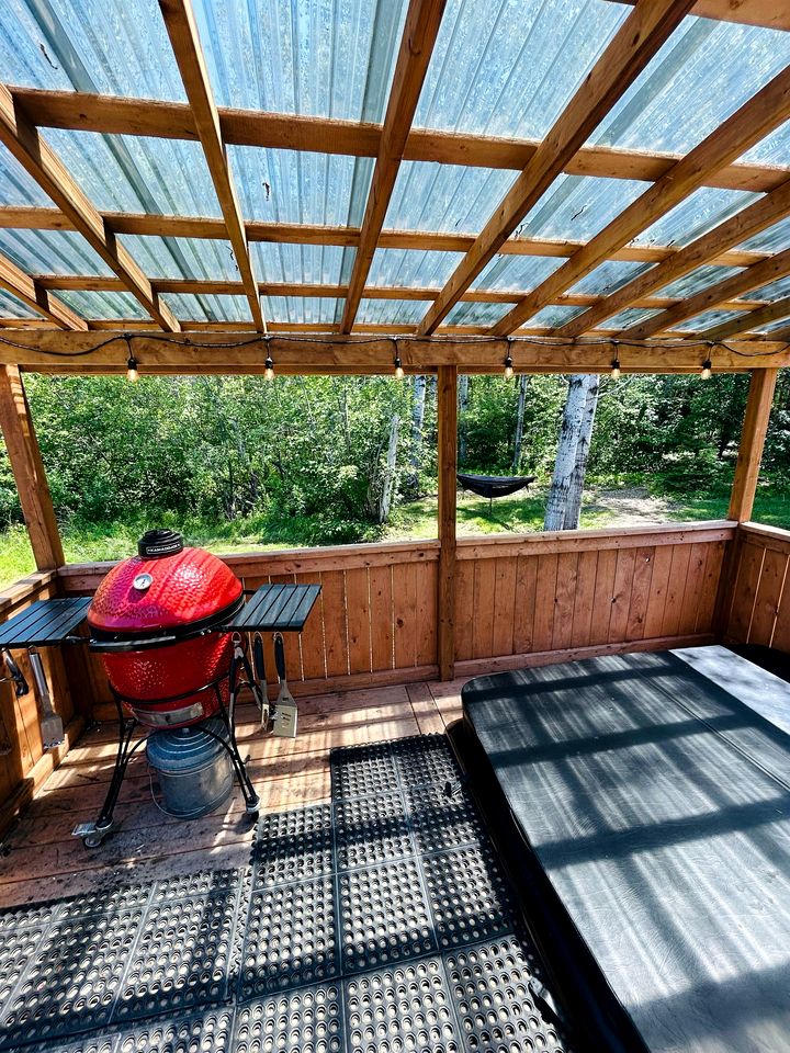 Peaceful Boat Retreat with Luxury Interior with Hot Tub in Cocagne, New Brunswick