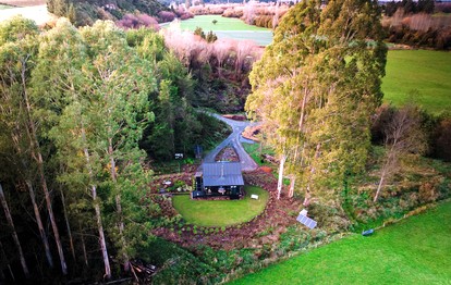 Beautiful Eco-Retreat with Hot-Tub and Breathtaking Countryside Views Geraldine Downs, Canterbury photo 5
