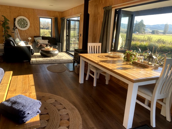 Cabins (New Zealand, Geraldine Downs, Canterbury)