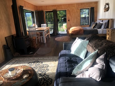 Beautiful Eco-Retreat with Hot-Tub and Breathtaking Countryside Views Geraldine Downs, Canterbury photo 4