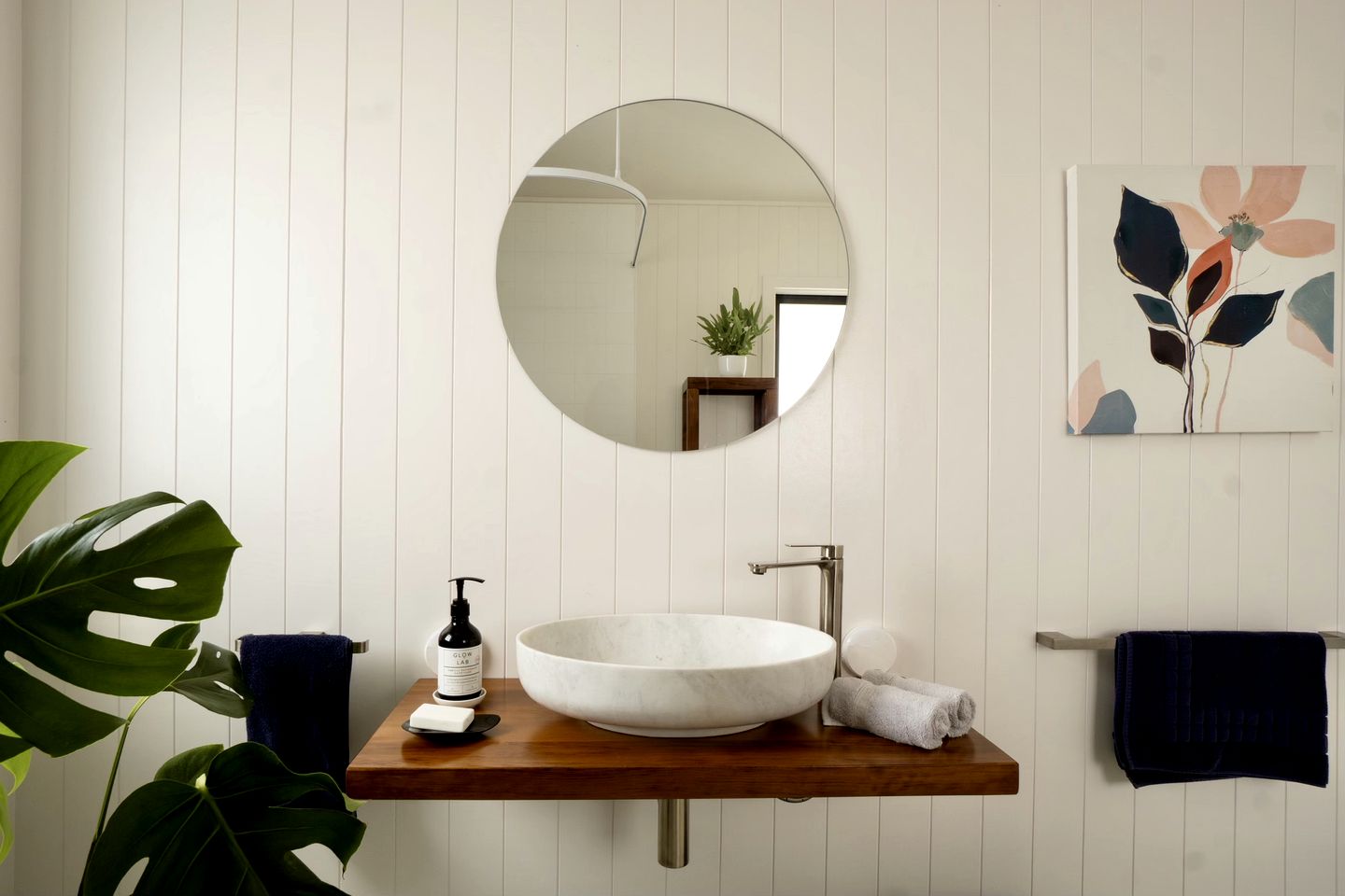 Beautiful Eco-Retreat with Hot-Tub and Breathtaking Countryside Views Geraldine Downs, Canterbury