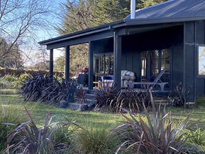 Cabins (New Zealand, Geraldine Downs, Canterbury)