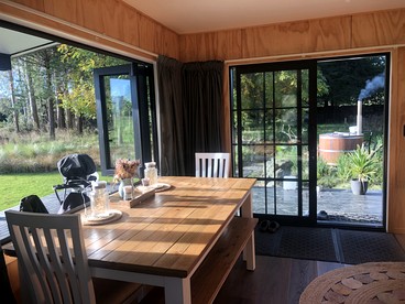 Beautiful Eco-Retreat with Hot-Tub and Breathtaking Countryside Views Geraldine Downs, Canterbury photo 3