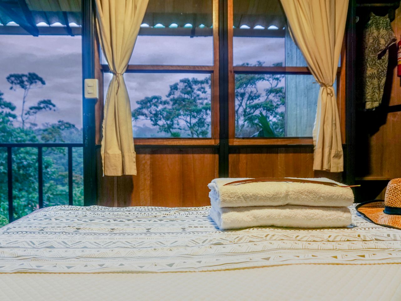 Splendid Cabins with Incredible Amazon Rainforest Views in Ecuador