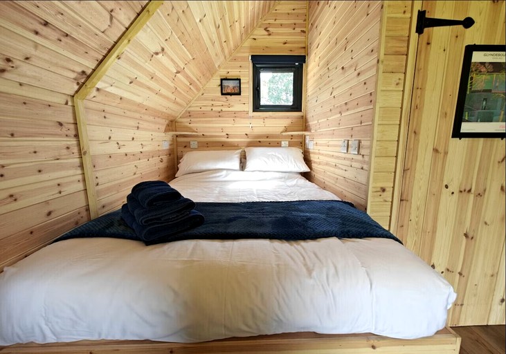 Cabins (United Kingdom, Laughton, East Sussex)