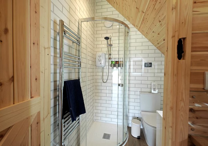 Cabins (United Kingdom, Laughton, East Sussex)