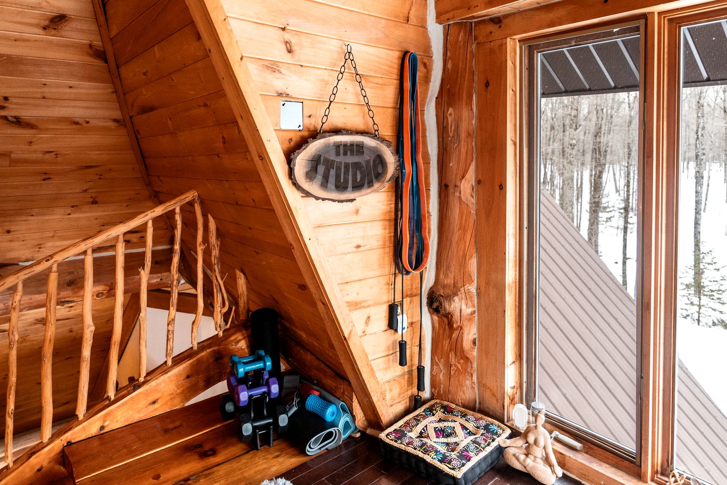 Spectacular Cabin Amazing for a Luxury Vacation in Gooderham, Ontario