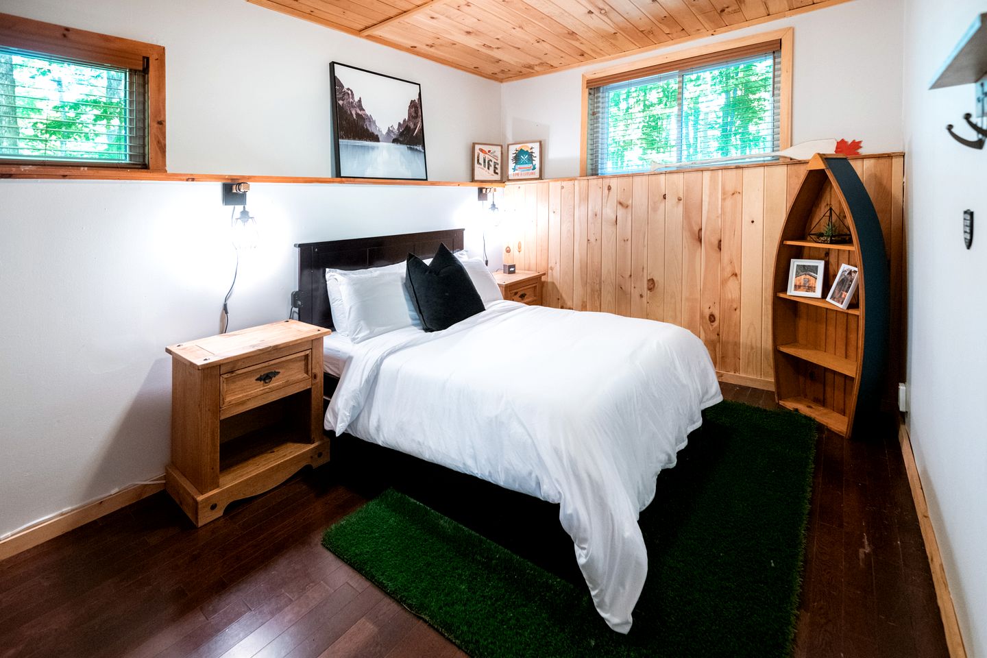 Spectacular Cabin Amazing for a Luxury Vacation in Gooderham, Ontario