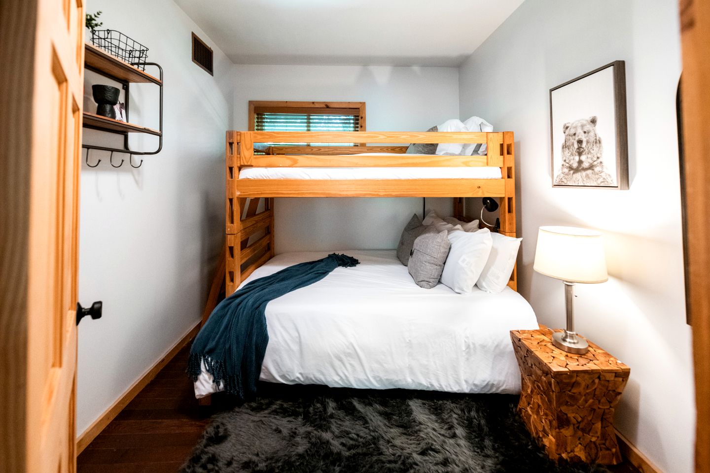 Spectacular Cabin Amazing for a Luxury Vacation in Gooderham, Ontario