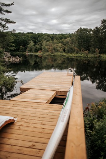 Cabins (Canada, Gooderham, Ontario)