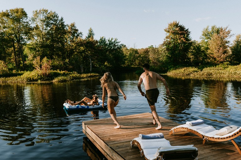Cabins (Canada, Gooderham, Ontario)