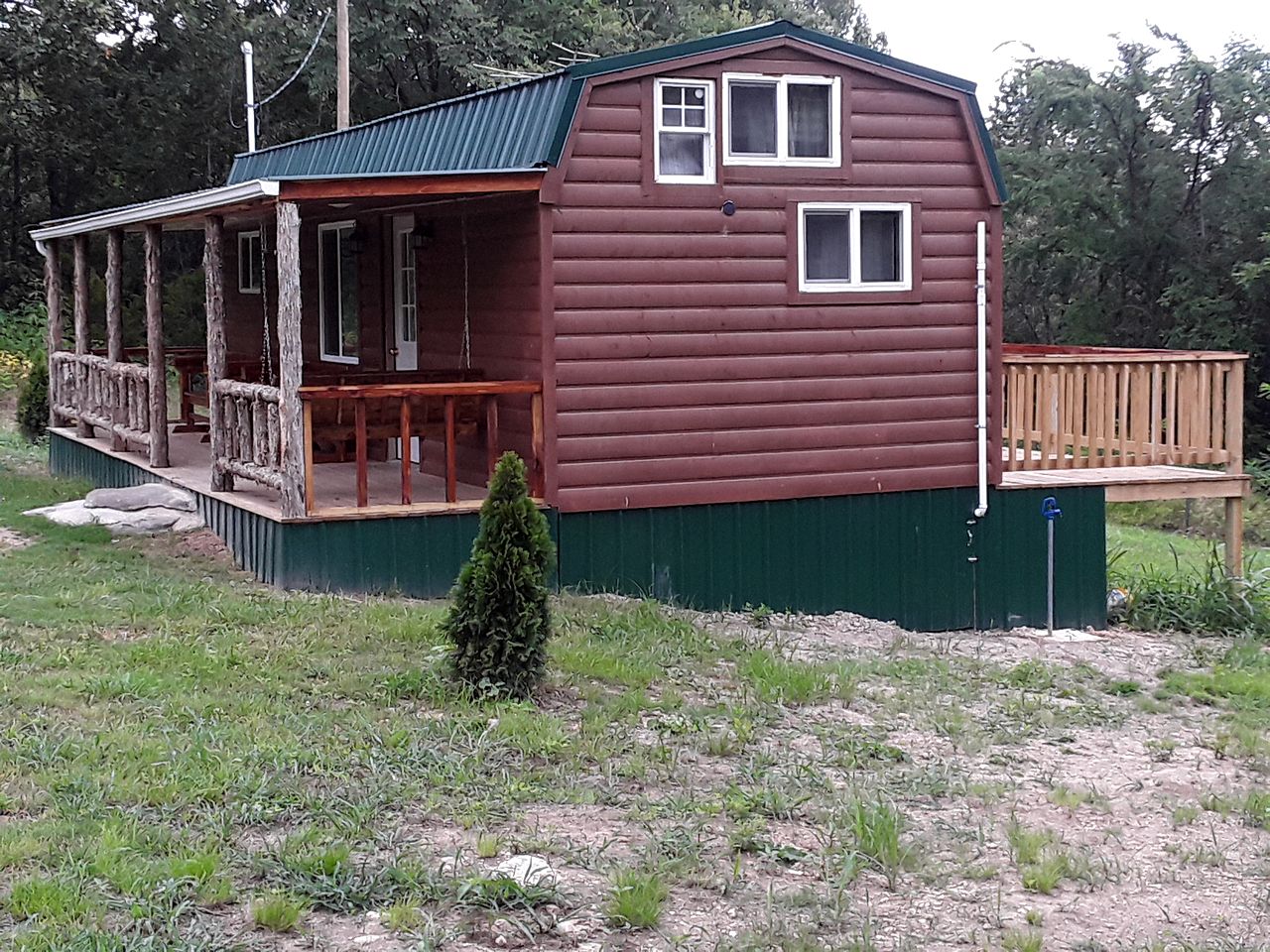 Lofted Cabin with Hot-Tub and Countryside Views in Marshall, Arkansas