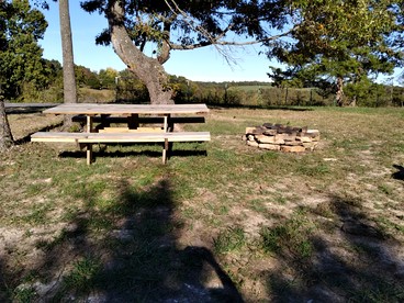 Cozy Cabin with Spa and Picnic Space in Marshall, Arkansas photo 2