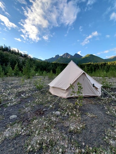 Bell Tents (United States of America, Anchorage, Alaska)